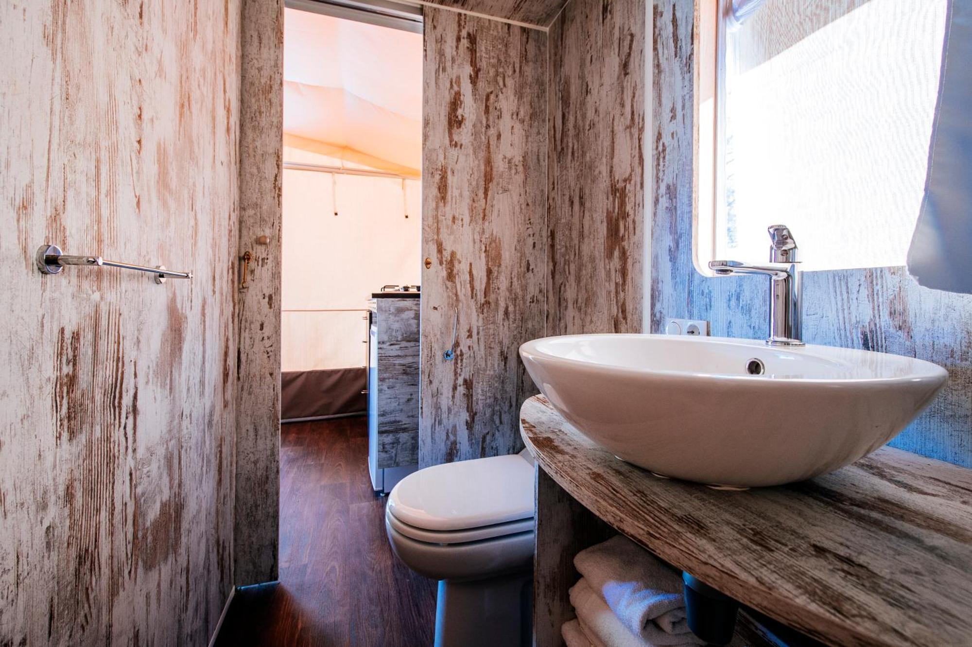 Zaton Holiday Resort Glamping Tents Nin Cameră foto
